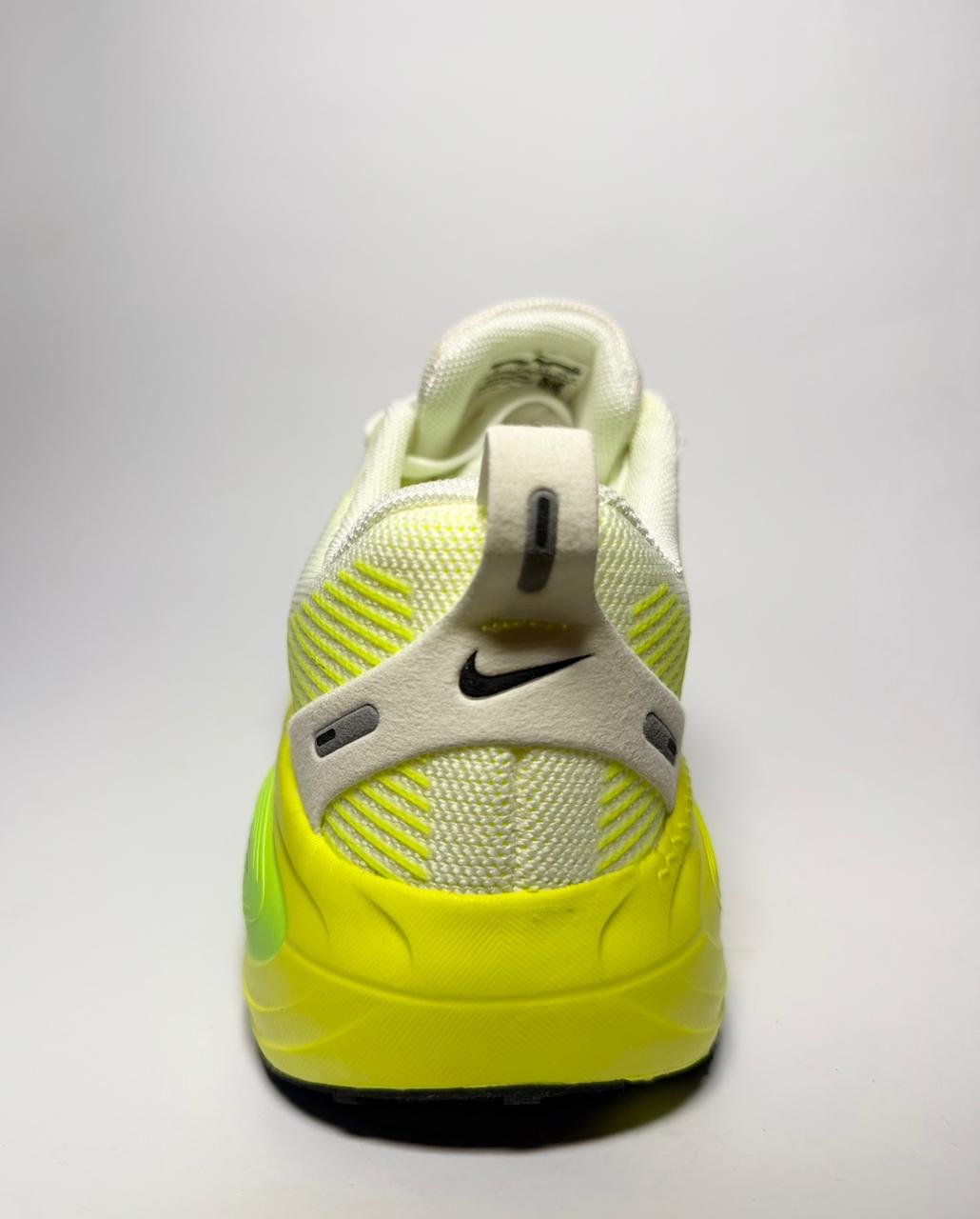 Nike ZoomX Invincible Run Flyknit 3